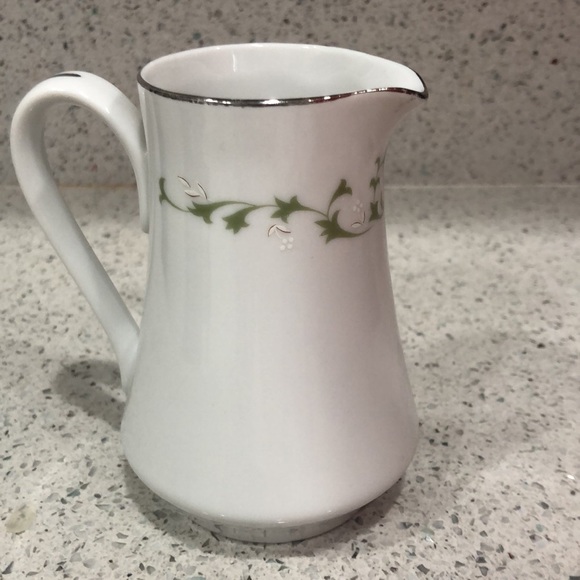 Sheffield Elegance Fine China Japan Creamer / Pitcher - Picture 4 of 11